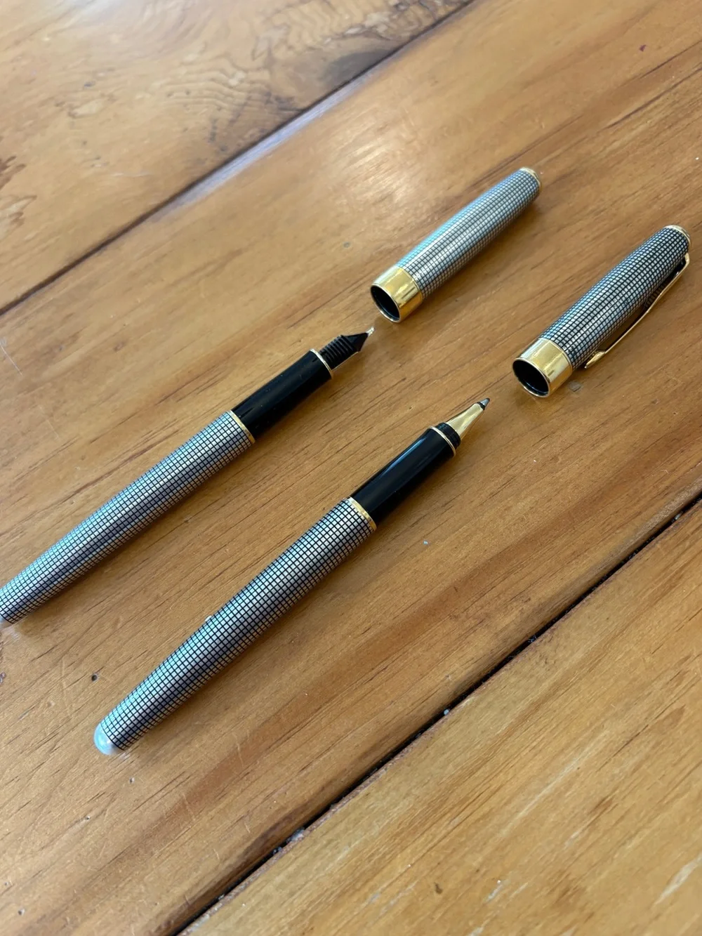 Parker Sonnet Ciselé Chiselled Silver Fountain Pen & Ballpoint Set 18K Gold Nib